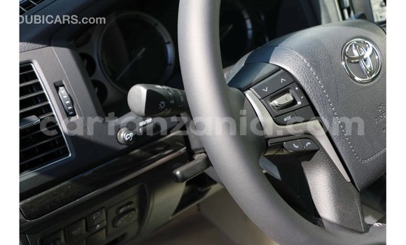 Nunua Imported Toyota Land Cruiser Nyeusi Gari ndani ya Import - Dubai nchini Arusha Nunua Imported Toyota Land Cruiser Nyeusi Gari ndani ya Import - Dubai nchini Arusha