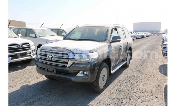 Nunua Imported Toyota Land Cruiser Nyeusi Gari ndani ya Import - Dubai nchini Arusha Nunua Imported Toyota Land Cruiser Nyeusi Gari ndani ya Import - Dubai nchini Arusha