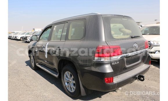 Nunua Imported Toyota Land Cruiser Nyeusi Gari ndani ya Import - Dubai nchini Arusha Nunua Imported Toyota Land Cruiser Nyeusi Gari ndani ya Import - Dubai nchini Arusha