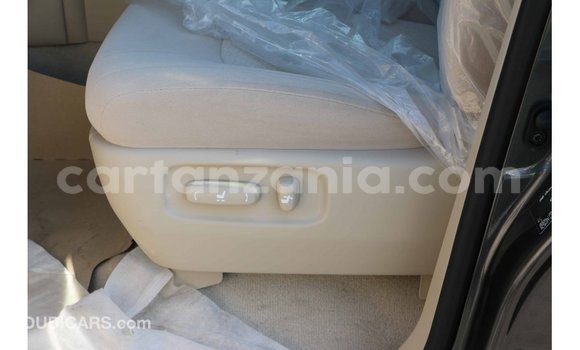 Nunua Imported Toyota Land Cruiser Nyeusi Gari ndani ya Import - Dubai nchini Arusha Nunua Imported Toyota Land Cruiser Nyeusi Gari ndani ya Import - Dubai nchini Arusha