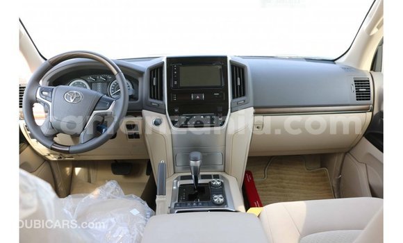 Nunua Imported Toyota Land Cruiser Nyeusi Gari ndani ya Import - Dubai nchini Arusha Nunua Imported Toyota Land Cruiser Nyeusi Gari ndani ya Import - Dubai nchini Arusha