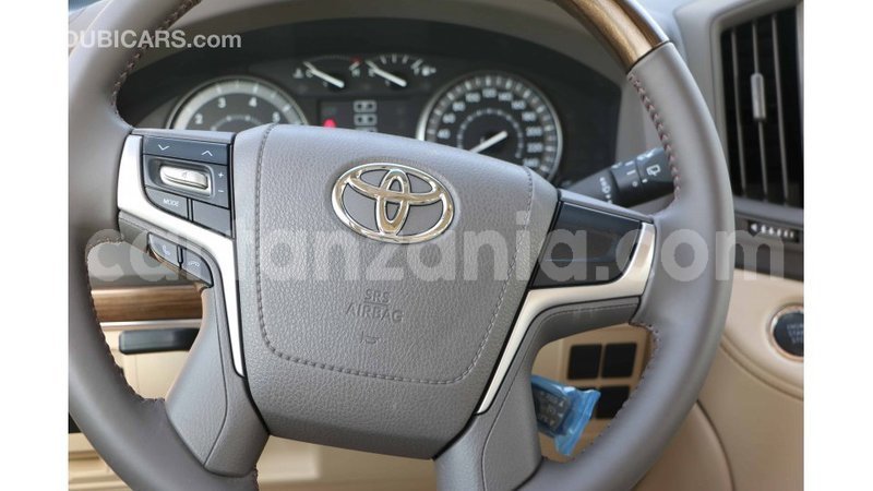 Big with watermark toyota land cruiser arusha import dubai 8257