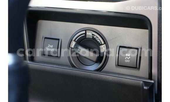 Nunua Imported Toyota Prado Nyeupe Gari ndani ya Import - Dubai nchini Arusha Nunua Imported Toyota Prado Nyeupe Gari ndani ya Import - Dubai nchini Arusha