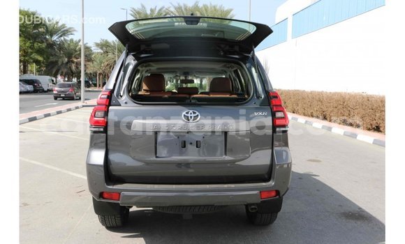 Nunua Imported Toyota Prado Nyeusi Gari ndani ya Import - Dubai nchini Arusha Nunua Imported Toyota Prado Nyeusi Gari ndani ya Import - Dubai nchini Arusha
