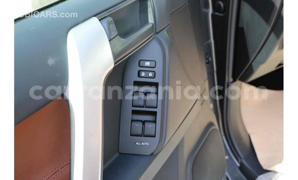 Nunua Imported Toyota Prado Nyeusi Gari ndani ya Import - Dubai nchini Arusha Nunua Imported Toyota Prado Nyeusi Gari ndani ya Import - Dubai nchini Arusha