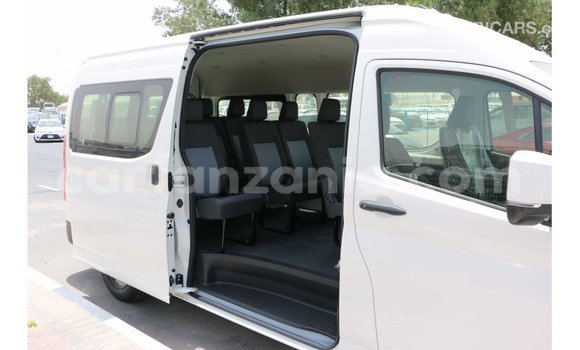 Nunua Imported Toyota Hiace Nyeupe Gari ndani ya Import - Dubai nchini Arusha Nunua Imported Toyota Hiace Nyeupe Gari ndani ya Import - Dubai nchini Arusha