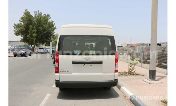 Nunua Imported Toyota Hiace Nyeupe Gari ndani ya Import - Dubai nchini Arusha Nunua Imported Toyota Hiace Nyeupe Gari ndani ya Import - Dubai nchini Arusha