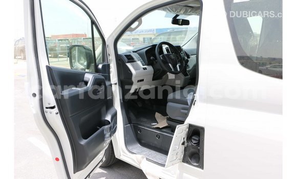 Nunua Imported Toyota Hiace Nyeupe Gari ndani ya Import - Dubai nchini Arusha Nunua Imported Toyota Hiace Nyeupe Gari ndani ya Import - Dubai nchini Arusha