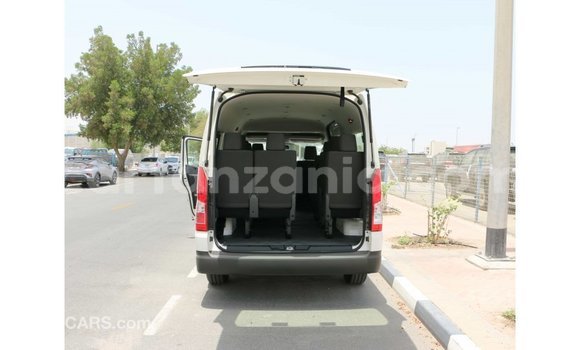 Nunua Imported Toyota Hiace Nyeupe Gari ndani ya Import - Dubai nchini Arusha Nunua Imported Toyota Hiace Nyeupe Gari ndani ya Import - Dubai nchini Arusha