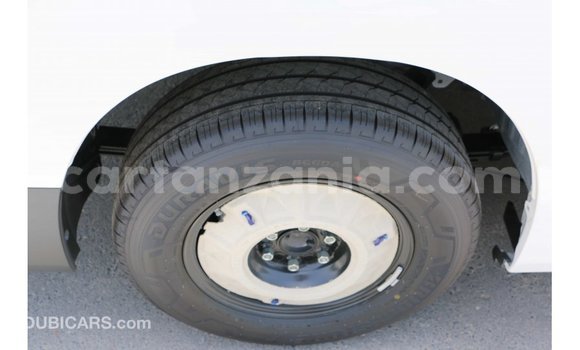 Nunua Imported Toyota Hiace Nyeupe Gari ndani ya Import - Dubai nchini Arusha Nunua Imported Toyota Hiace Nyeupe Gari ndani ya Import - Dubai nchini Arusha