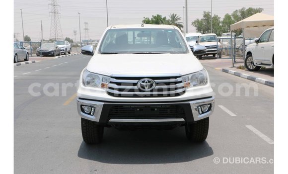 Nunua Imported Toyota Hilux Nyeupe Gari ndani ya Import - Dubai nchini Arusha Nunua Imported Toyota Hilux Nyeupe Gari ndani ya Import - Dubai nchini Arusha