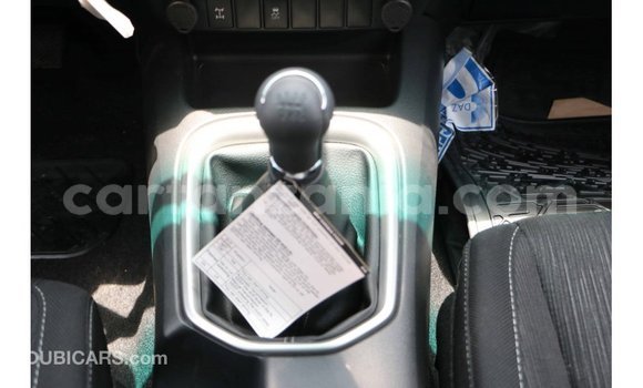 Nunua Imported Toyota Hilux Nyeupe Gari ndani ya Import - Dubai nchini Arusha Nunua Imported Toyota Hilux Nyeupe Gari ndani ya Import - Dubai nchini Arusha