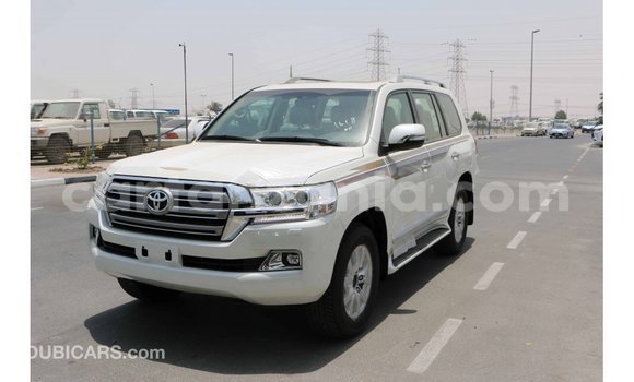 Buy Import Toyota Land Cruiser White Car in Import - Dubai in Arusha Buy Import Toyota Land Cruiser White Car in Import - Dubai in Arusha