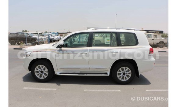Buy Import Toyota Land Cruiser White Car in Import - Dubai in Arusha Buy Import Toyota Land Cruiser White Car in Import - Dubai in Arusha