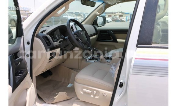 Buy Import Toyota Land Cruiser White Car in Import - Dubai in Arusha Buy Import Toyota Land Cruiser White Car in Import - Dubai in Arusha