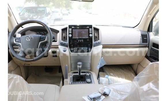 Buy Import Toyota Land Cruiser White Car in Import - Dubai in Arusha Buy Import Toyota Land Cruiser White Car in Import - Dubai in Arusha