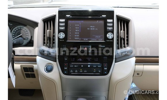 Buy Import Toyota Land Cruiser White Car in Import - Dubai in Arusha Buy Import Toyota Land Cruiser White Car in Import - Dubai in Arusha