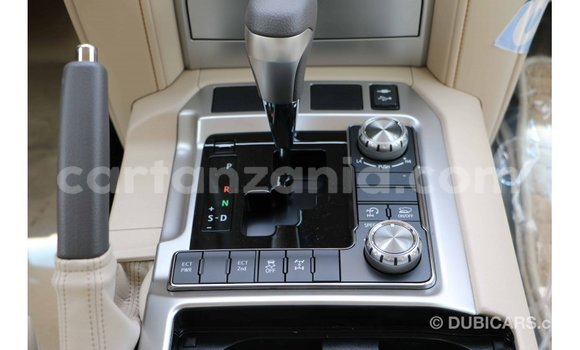 Buy Import Toyota Land Cruiser White Car in Import - Dubai in Arusha Buy Import Toyota Land Cruiser White Car in Import - Dubai in Arusha