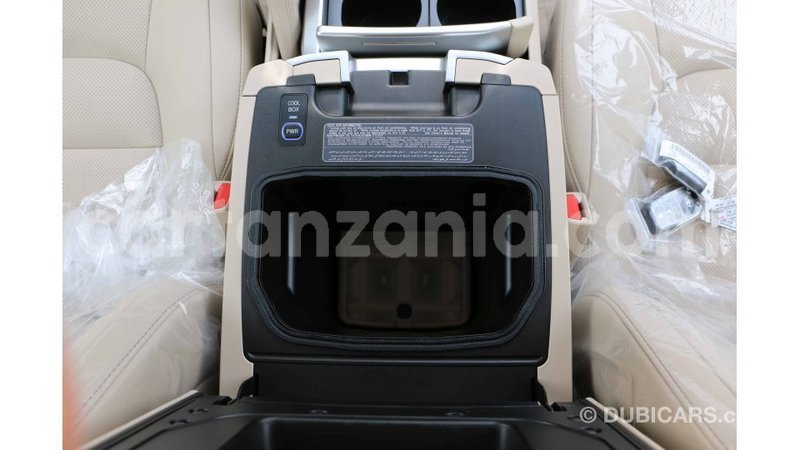 Big with watermark toyota land cruiser arusha import dubai 8264