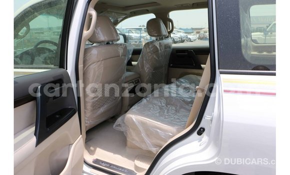 Buy Import Toyota Land Cruiser White Car in Import - Dubai in Arusha Buy Import Toyota Land Cruiser White Car in Import - Dubai in Arusha