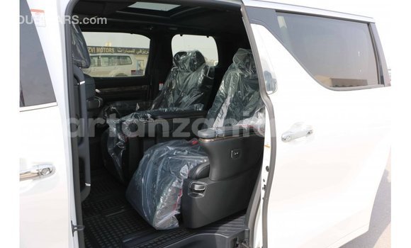 Nunua Imported Toyota Alphard Nyeupe Gari ndani ya Import - Dubai nchini Arusha Nunua Imported Toyota Alphard Nyeupe Gari ndani ya Import - Dubai nchini Arusha