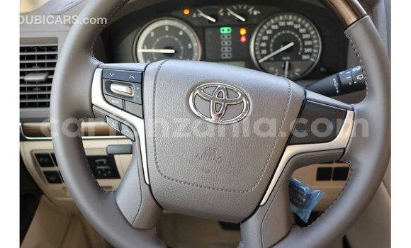 Nunua Imported Toyota Land Cruiser Nyeupe Gari ndani ya Import - Dubai nchini Arusha Nunua Imported Toyota Land Cruiser Nyeupe Gari ndani ya Import - Dubai nchini Arusha