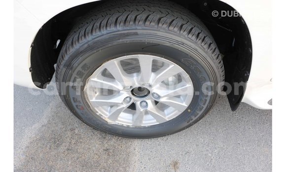 Nunua Imported Toyota Land Cruiser Nyeupe Gari ndani ya Import - Dubai nchini Arusha Nunua Imported Toyota Land Cruiser Nyeupe Gari ndani ya Import - Dubai nchini Arusha