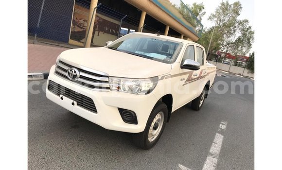 Nunua Imported Toyota Hilux Nyeupe Gari ndani ya Import - Dubai nchini Arusha Nunua Imported Toyota Hilux Nyeupe Gari ndani ya Import - Dubai nchini Arusha
