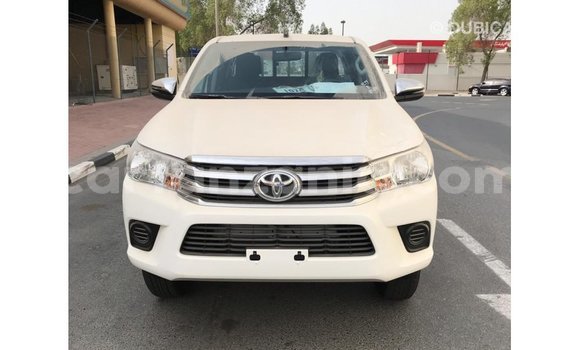 Nunua Imported Toyota Hilux Nyeupe Gari ndani ya Import - Dubai nchini Arusha Nunua Imported Toyota Hilux Nyeupe Gari ndani ya Import - Dubai nchini Arusha
