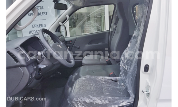Nunua Imported Toyota Hiace Nyeupe Gari ndani ya Import - Dubai nchini Arusha Nunua Imported Toyota Hiace Nyeupe Gari ndani ya Import - Dubai nchini Arusha