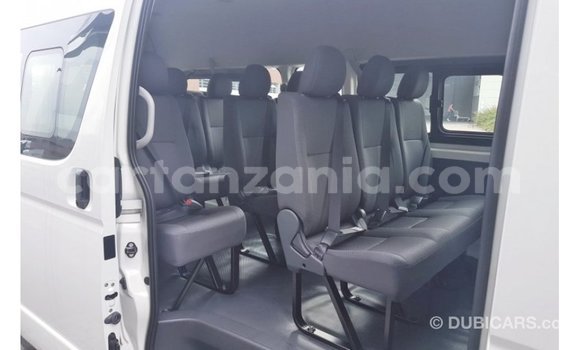 Nunua Imported Toyota Hiace Nyeupe Gari ndani ya Import - Dubai nchini Arusha Nunua Imported Toyota Hiace Nyeupe Gari ndani ya Import - Dubai nchini Arusha