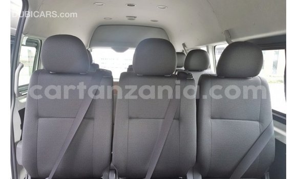 Nunua Imported Toyota Hiace Nyeupe Gari ndani ya Import - Dubai nchini Arusha Nunua Imported Toyota Hiace Nyeupe Gari ndani ya Import - Dubai nchini Arusha