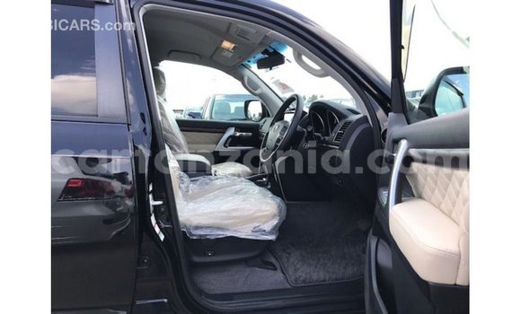 Nunua Imported Toyota Land Cruiser Nyeusi Gari ndani ya Import - Dubai nchini Arusha Nunua Imported Toyota Land Cruiser Nyeusi Gari ndani ya Import - Dubai nchini Arusha