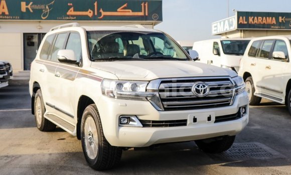 Nunua Imported Toyota Land Cruiser Nyeupe Gari ndani ya Import - Dubai nchini Arusha Nunua Imported Toyota Land Cruiser Nyeupe Gari ndani ya Import - Dubai nchini Arusha