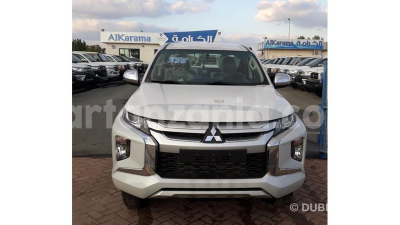 Big with watermark mitsubishi l200 arusha import dubai 8276