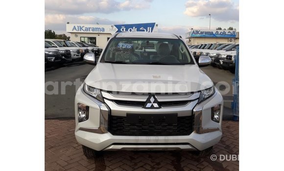 Buy Import Mitsubishi L200 White Car in Import - Dubai in Arusha Buy Import Mitsubishi L200 White Car in Import - Dubai in Arusha
