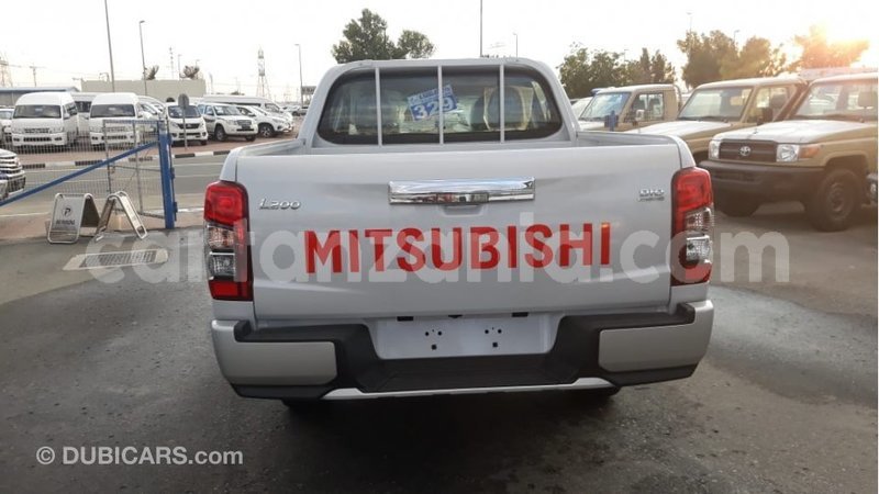 Big with watermark mitsubishi l200 arusha import dubai 8276