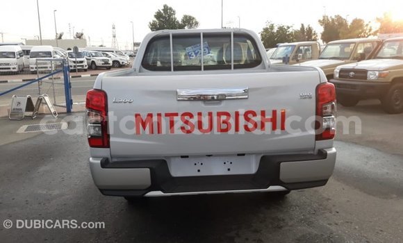 Buy Import Mitsubishi L200 White Car in Import - Dubai in Arusha Buy Import Mitsubishi L200 White Car in Import - Dubai in Arusha