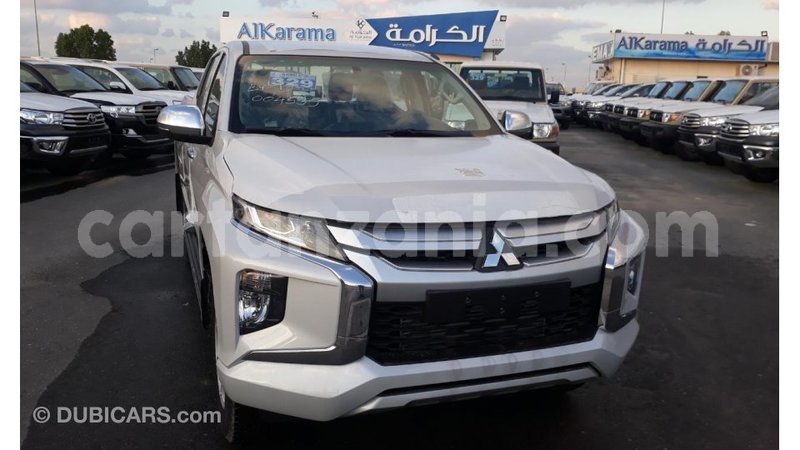 Big with watermark mitsubishi l200 arusha import dubai 8276