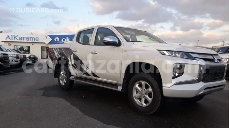 Big with watermark mitsubishi l200 arusha import dubai 8277