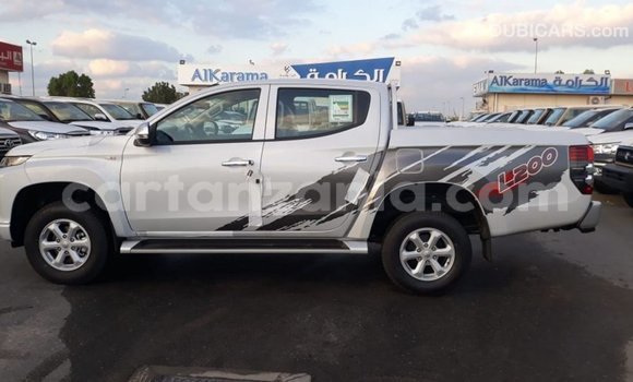 Buy Import Mitsubishi L200 White Car in Import - Dubai in Arusha Buy Import Mitsubishi L200 White Car in Import - Dubai in Arusha