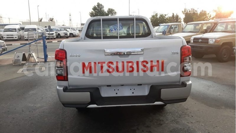 Big with watermark mitsubishi l200 arusha import dubai 8277