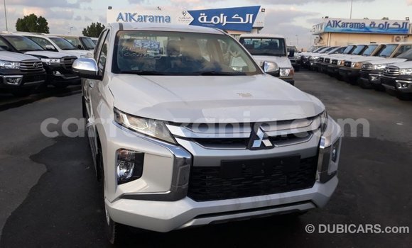 Buy Import Mitsubishi L200 White Car in Import - Dubai in Arusha Buy Import Mitsubishi L200 White Car in Import - Dubai in Arusha
