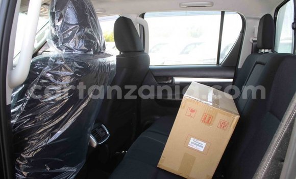 Nunua Imported Toyota Hilux Nyingine Gari ndani ya Import - Dubai nchini Arusha Nunua Imported Toyota Hilux Nyingine Gari ndani ya Import - Dubai nchini Arusha