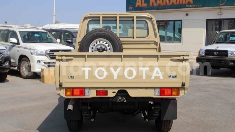 Big with watermark toyota land cruiser arusha import dubai 8281