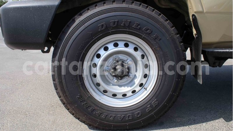 Big with watermark toyota land cruiser arusha import dubai 8281