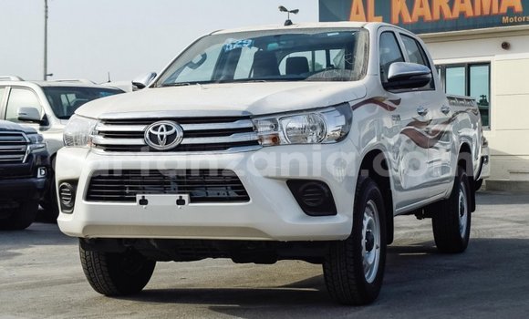 Buy Import Toyota Hilux White Car in Import - Dubai in Arusha Buy Import Toyota Hilux White Car in Import - Dubai in Arusha