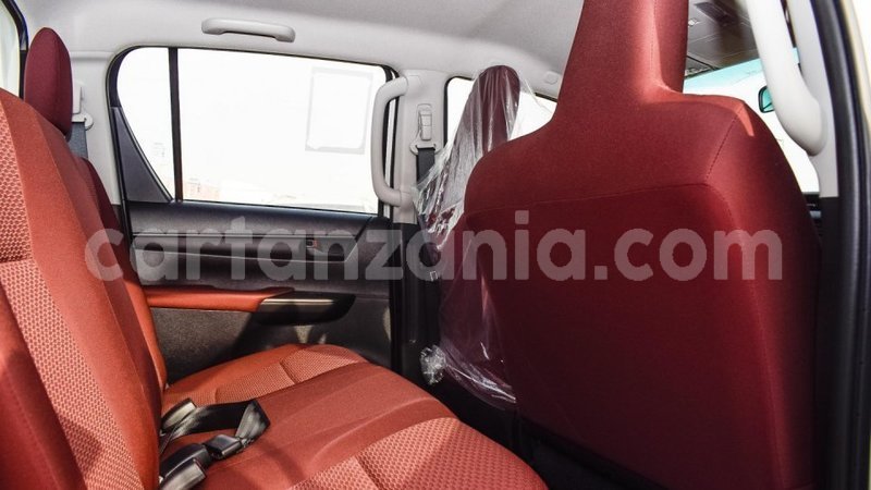 Big with watermark toyota hilux arusha import dubai 8285