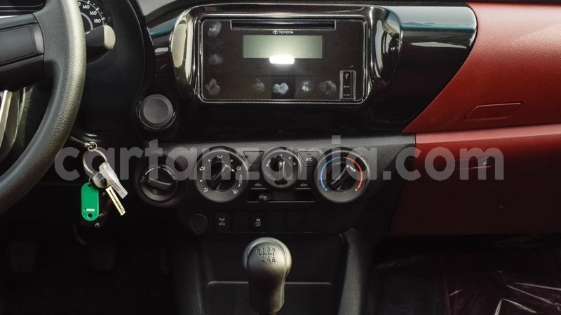 Big with watermark toyota hilux arusha import dubai 8285