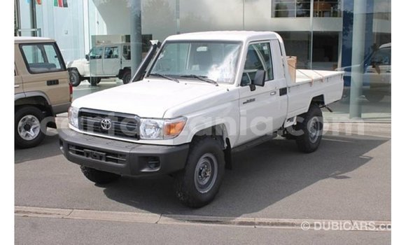 Buy Import Toyota Land Cruiser White Car in Import - Dubai in Arusha Buy Import Toyota Land Cruiser White Car in Import - Dubai in Arusha